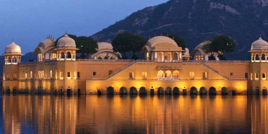 Jaipur - Places to Visit in North India