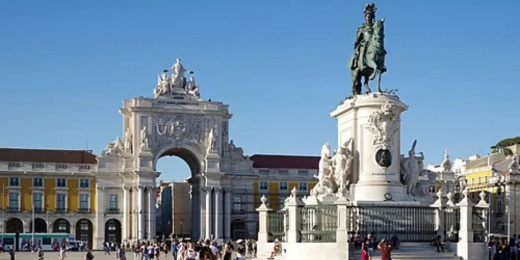 Neighborhoods to Stay in Lisbon