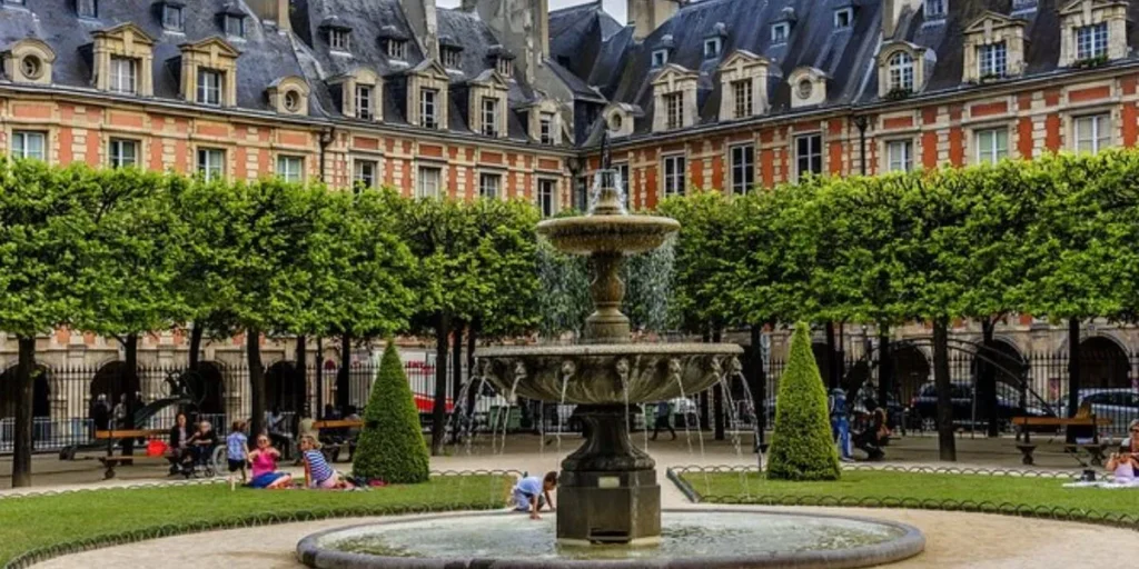 Best Neighborhoods to Stay in Paris